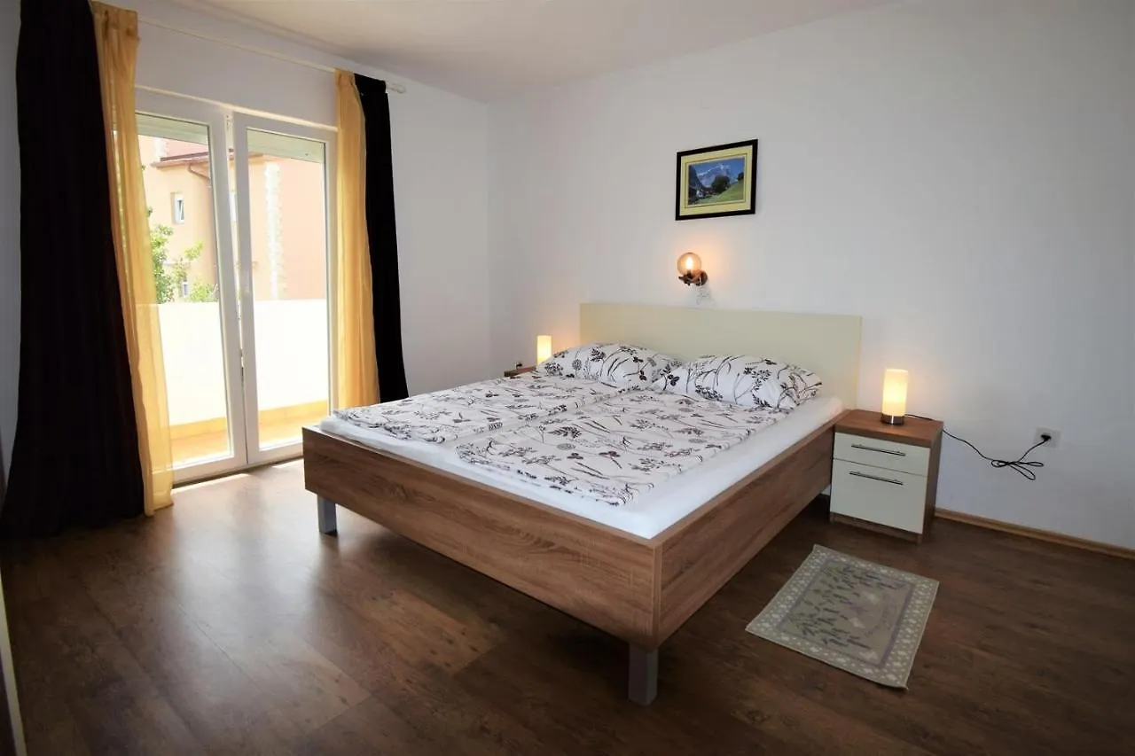 Penzion Apartments Mica Lopar