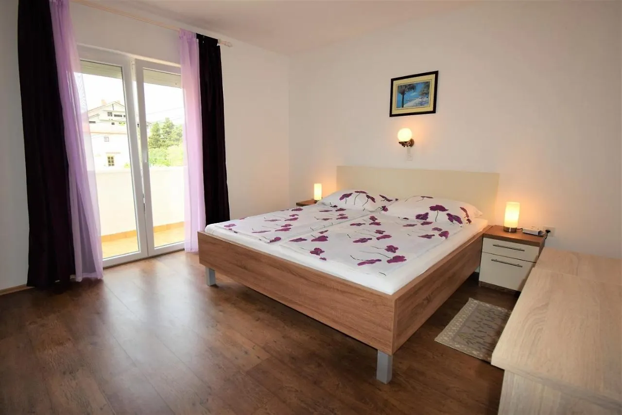 Apartments Mica Lopar Guest house