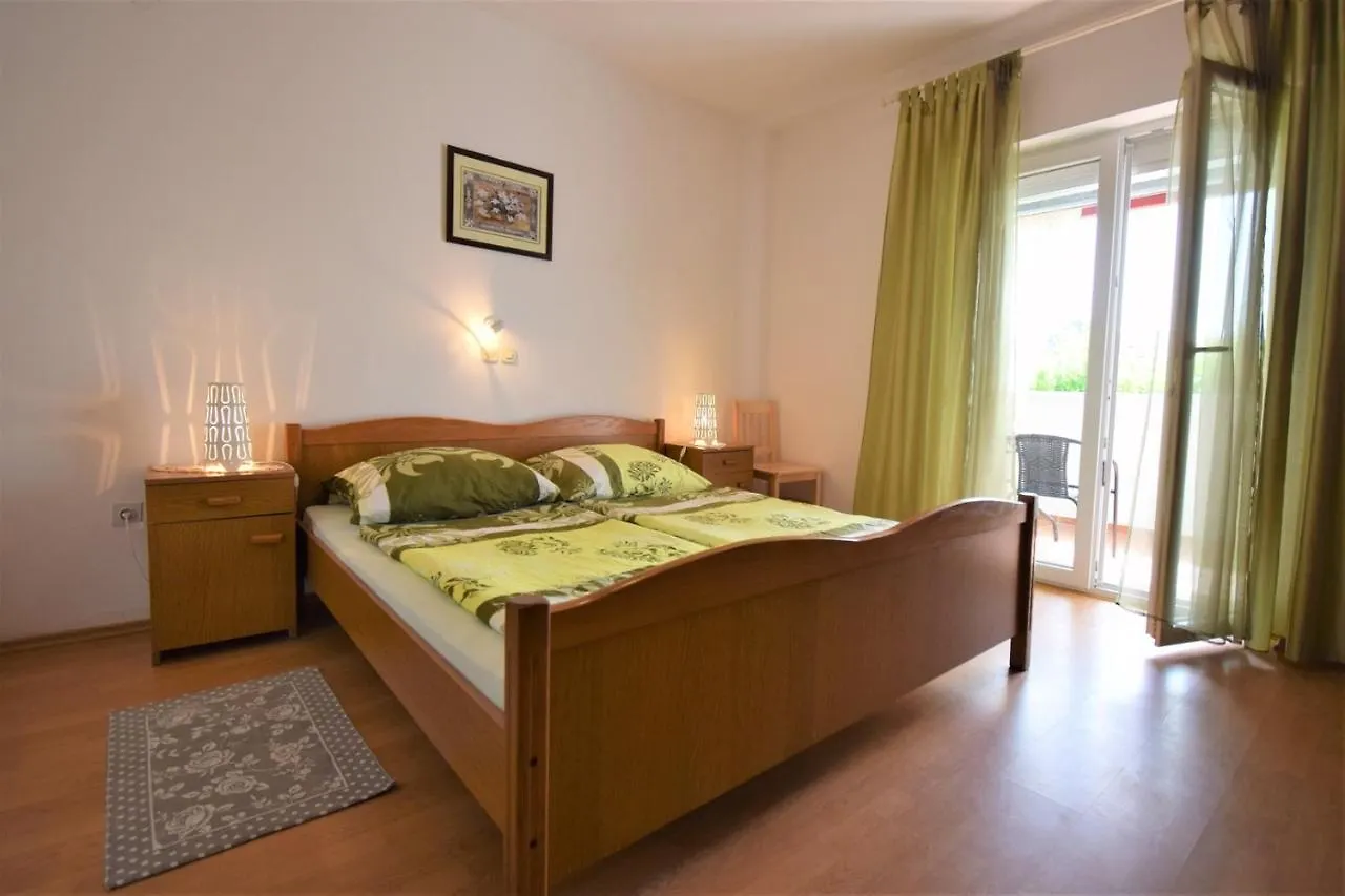 Apartments Mica Lopar