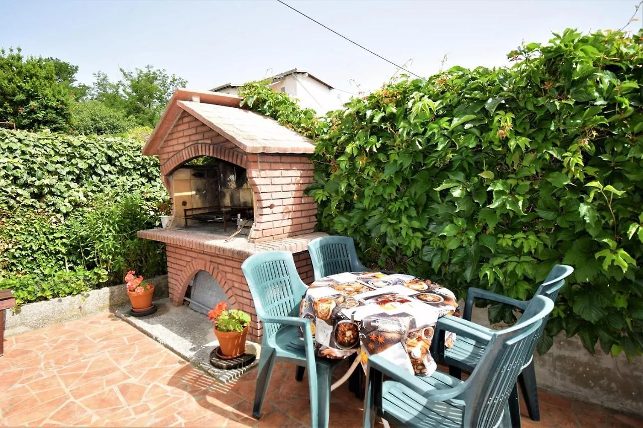 Apartments Mica Lopar