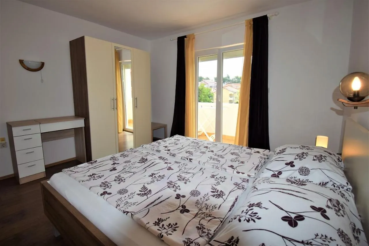 Apartments Mica Lopar 0*,